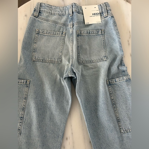 DYNAMITE - Heidi Wide Leg Cargo Jeans - Size 25 - NWT. - Picture 3 of 6